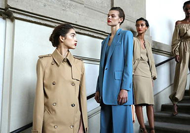 Revival of Everything -- The Catwalk Analysis of Max Mara Womenswear